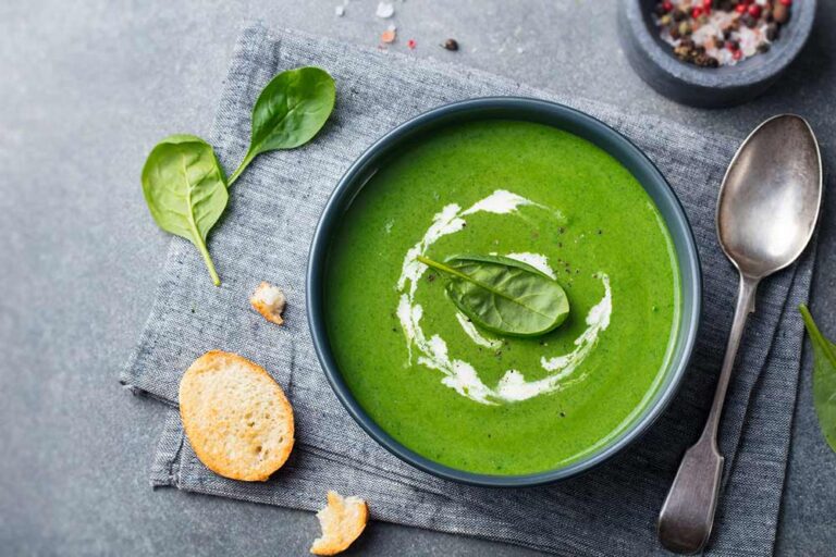 Spinatsuppe Rezept (30 Min.) | Frisch oder TK-Spinat Spinatsuppe Rezept (30 Min.) | Frisch oder TK-Spinat