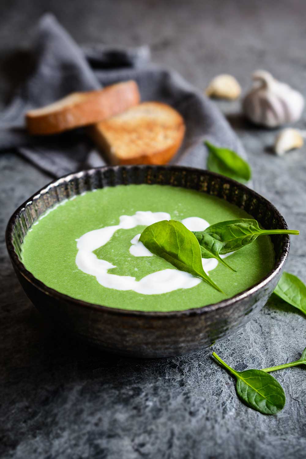 Spinatsuppe Rezept mit frischem Spinat oder Tiefkühlspinat